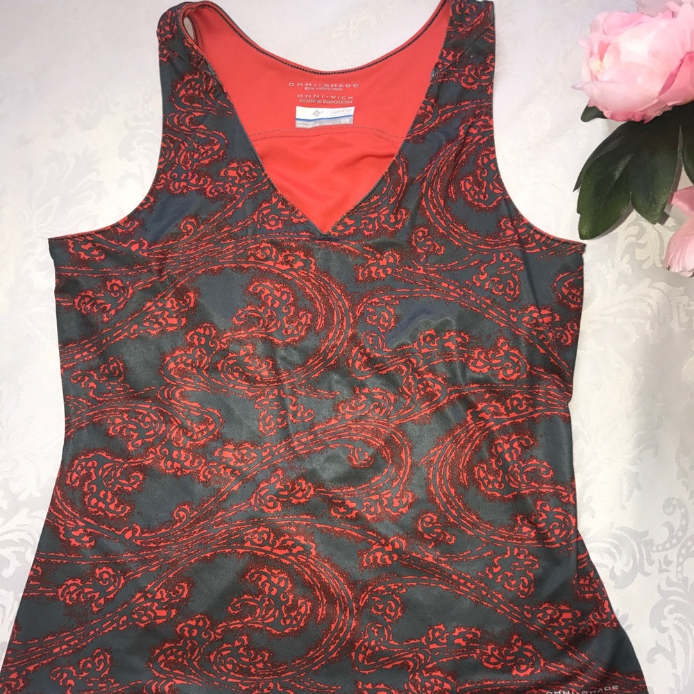 Columbia Omnishade tank top with built in bra